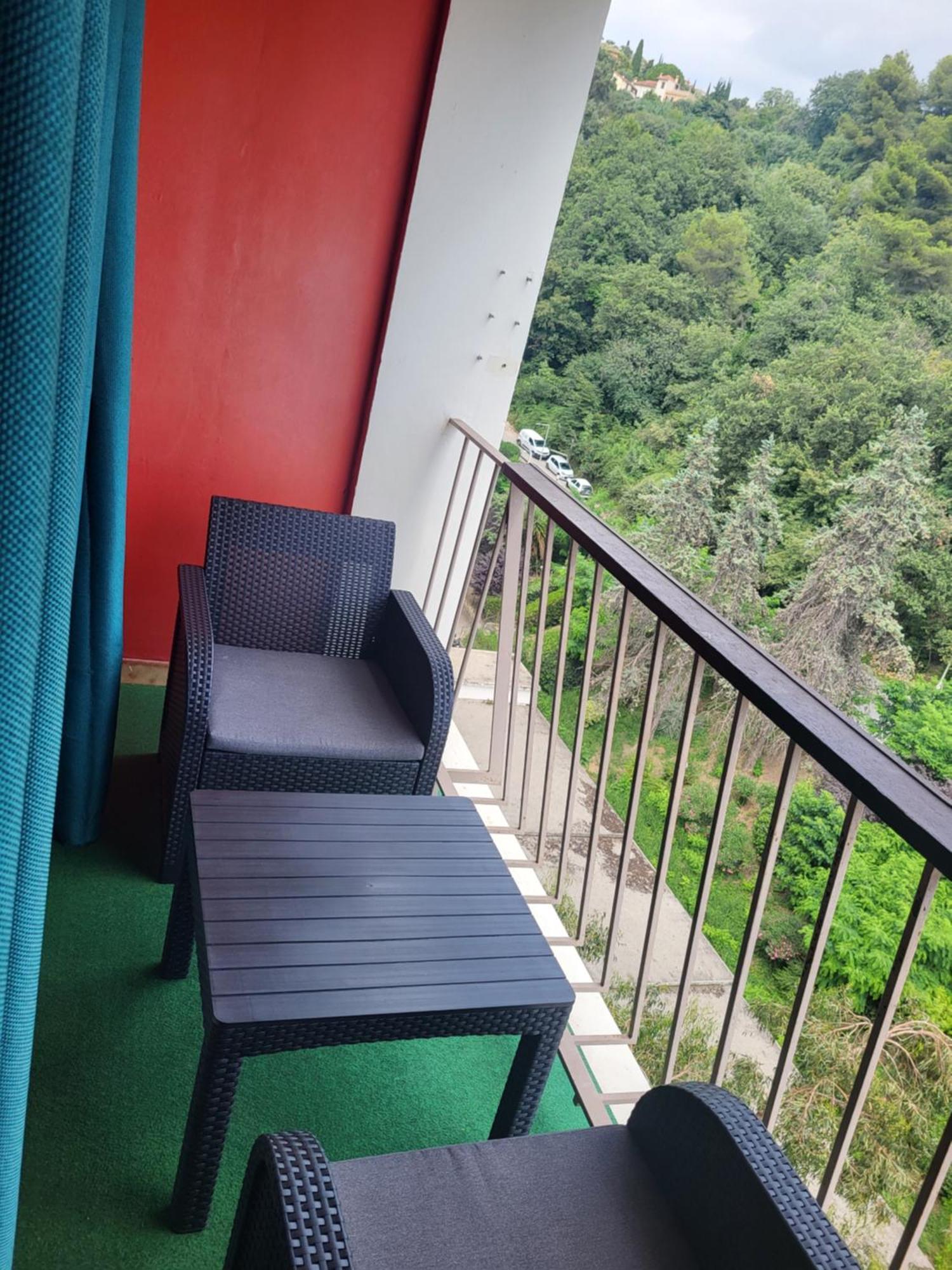 Private Room-2 In Hannana Apartment- 2 Min Walk To Tram 12 Min To Nice Train Station 15 Min To Massena Place Exteriör bild